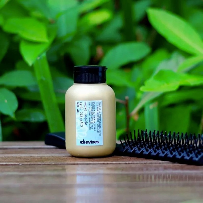 Davines This is a Texturizing Dust, Volumizing Powder Spray For