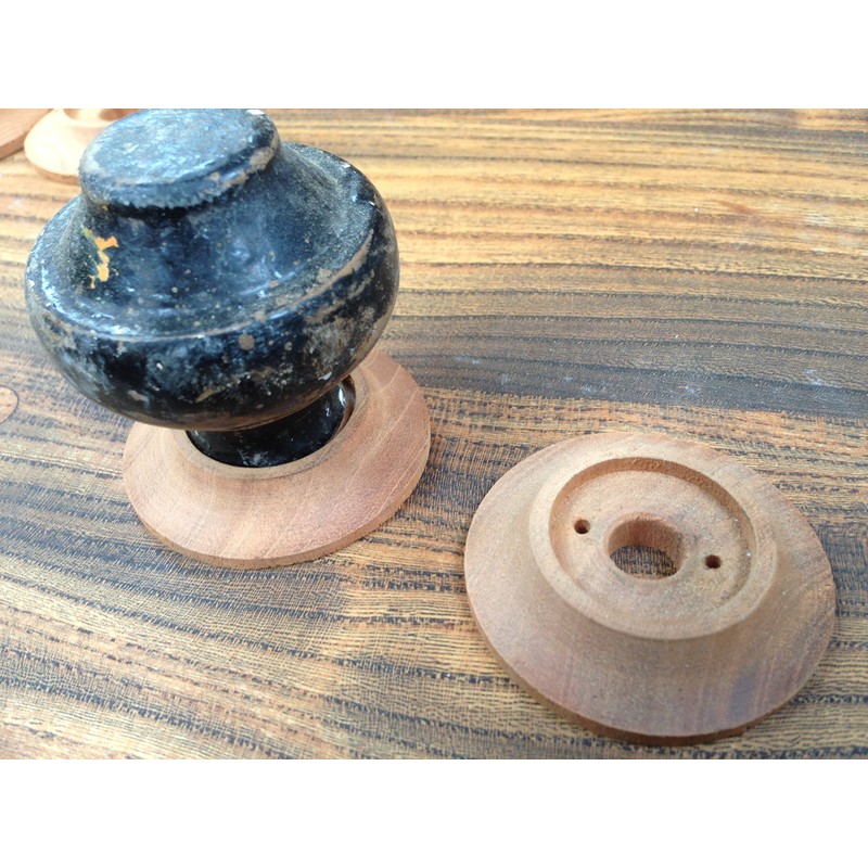 HARD WOOD BACK PLATE (60mm Diam) FOR VICTORIAN/EDWARDIAN DOORS