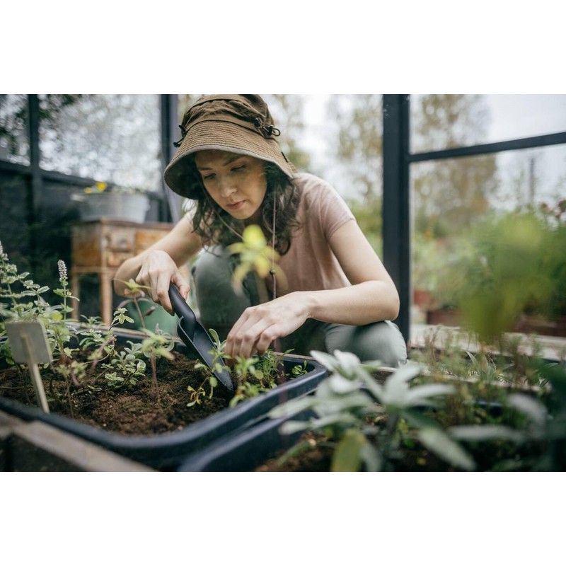 Fiskars Planting Trowel for Planting and Transplanting, Solid, Length: 28