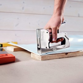 Rapid Handtacker R34, Tacker für Holz und Folien, Leistungsstark, Komplett aus Stahl, für Klammern Typ 140, 6-14mm