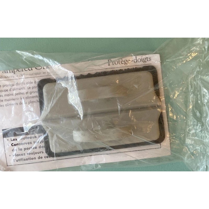 Pampered Chef NEW Pampered Chef Retired Finger Guard #1269 New