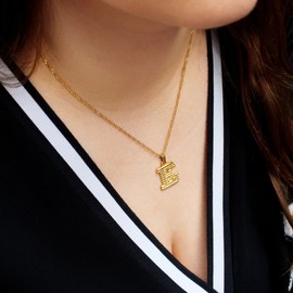 Clepsidra® Collar de mujer con letra inicial A-Z. Collar de acero inoxidable para damas, accesorios para mujer elegantes y resistentes, joyeria moderna y regalos para bodas, aniversarios. Necklace