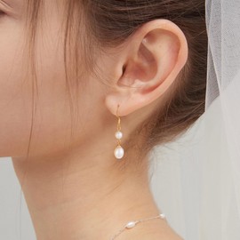 Relveo Gold Pearl Dangle Earrings for Women Pearl Drop Earrings Gold Plated Dangle Earrings for Women Wedding Guest