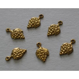 Unbranded Brass charms - Grapes - Package of 6