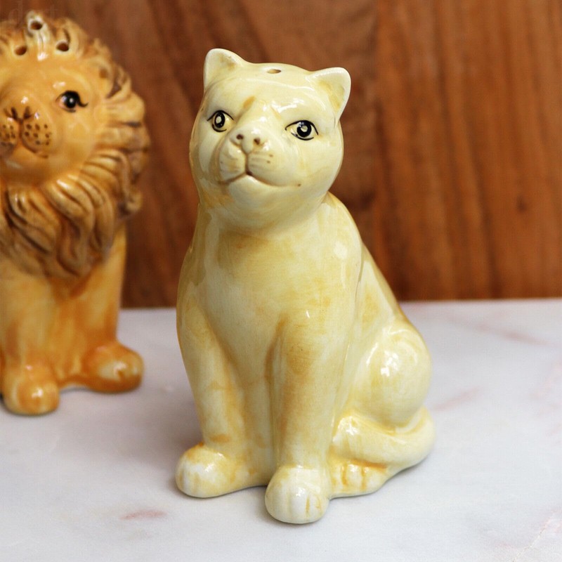 Salt and Pepper Shakers Lion and Lioness Ceramic Sitting Cats