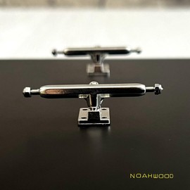 NOAHWOOD Pro Fingerboard 36mm Six Truck (36mm Silvery)