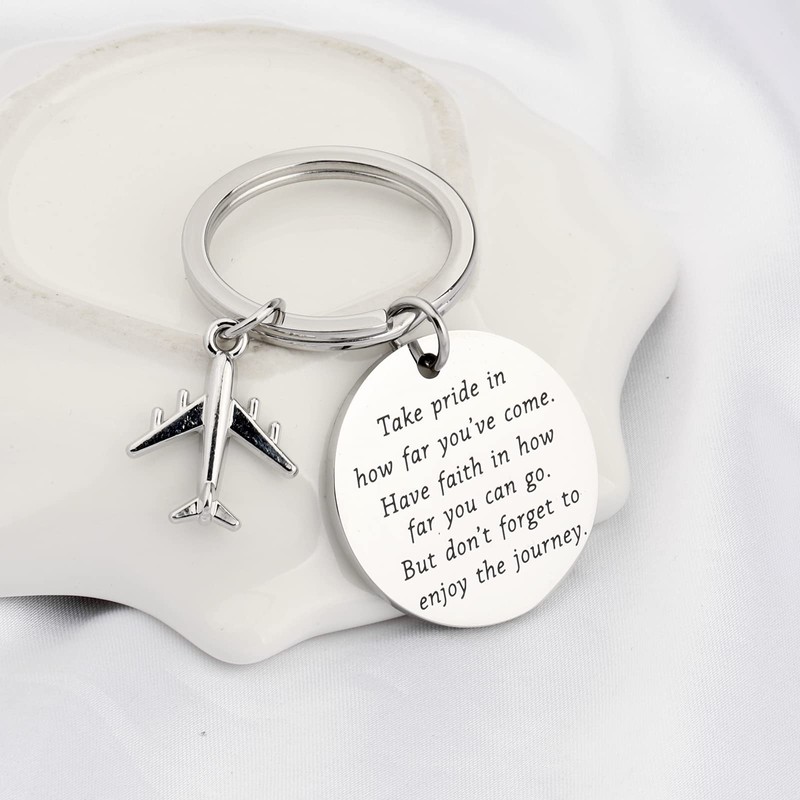 FUSTMW Airplane Keychain Pilot Gifts Flight Attendant Graduation Gifts Aviation
