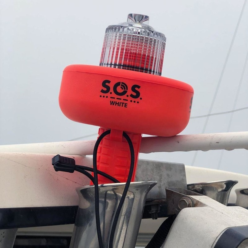 Siruis Signal SOS Distress Light C-1003 - With Flag &