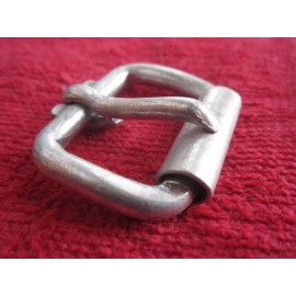 MOLINE IRON WORKS, MOLINE ILLINOIS 6 VINTAGE NOS MOLINE IRON WORKS 7/8" HORSE HAMES HARNESS CADMIUM ROLLER BUCKLES