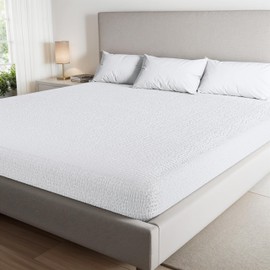 PAULATO BY GA.I.CO California King Waterproof Mattress Protector – Mattress Cover for Cal King Size Bed – Soft Noiseless Hypoallergenic Machine Wash – Water Proof Protector with Elastic Skirt