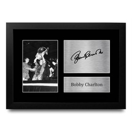 HWC Trading Bobby Charlton A4 Gerahmte Signiert Gedruckt Autogramme Bild Druck-Fotoanzeige Geschenk Für Fußball Fans