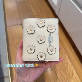 Coach NWT Coach Snap Wallet With Floral Applique CAP16 Silver/Chalk
