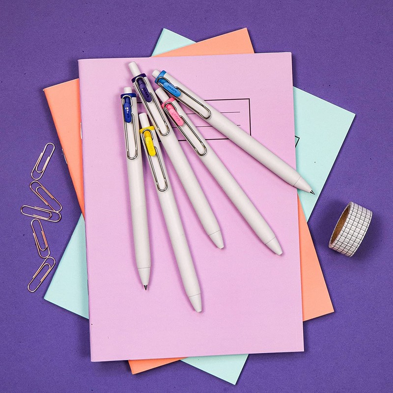 Uni-Ball UMN-S-05 Gel Rollerball Pen 0.5mm Tip White Barrel Sky
