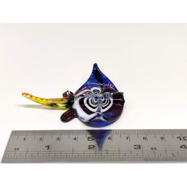 Sansukjai Manta Ray - Figuritas pequeñas en miniatura de animales soplados a mano, arte coleccionable, decoración de regalo (multinegro)