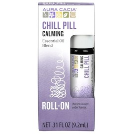 Aura Cacia Chill Pill - Mezcla de aceites esenciales roll-on | naranja dulce, lavanda, menta, albahaca, pachulí, manzanilla romana en aceite de almendra de albaricoque | 0.31 onzas líquidas (paquete