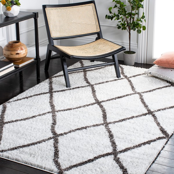 SAFAVIEH Berber Shag Collection Area Rug - 9' x 12',