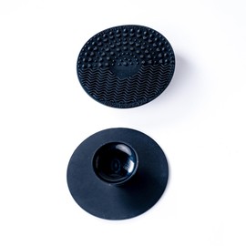 Brush Cleaner by Nadia Isabel - Makeup brush cleaner - Silicone brush cleaner - Brush cleaning pad - Brush scrubber - Makeup cleaner tool - Silicone makeup brush cleaner - Brush cleaner with suction