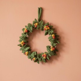 Én Gry & Sif Door Wreath, Handmade & Fair Trade Felt Wreath, Scandinavian Decoration for Autumn, Winter, Christmas, Green Autumn Wreath with Colourful Berries, Diameter 30 cm