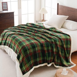 PU MEI Sherpa Fleece Throw Blanket 60" x 80" Reversible Plush Fluffy Large Big Blanket Lattice Flannel Blankets for All Season Use, Chrismas Green