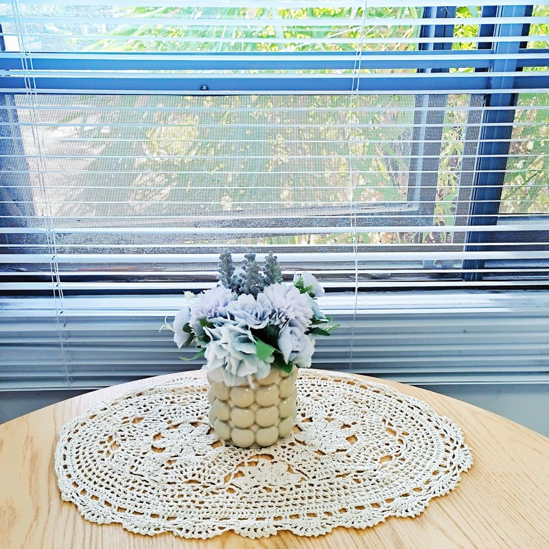 Eiyye 2-Pieces Handmade Cotton Crochet Doilies Oval Lace Table Placemats
