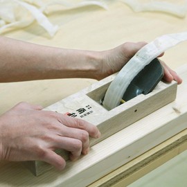 KAKURI Japanese Block Plane Large 60mm for Woodworking, KANNA Japanese Smoothing Plane Manual Hand Planer Tool for Finishing Wood, 10.2 x 3.0 x 2.8 inches, White Oak Body (Oil Finished), Made in JAPAN