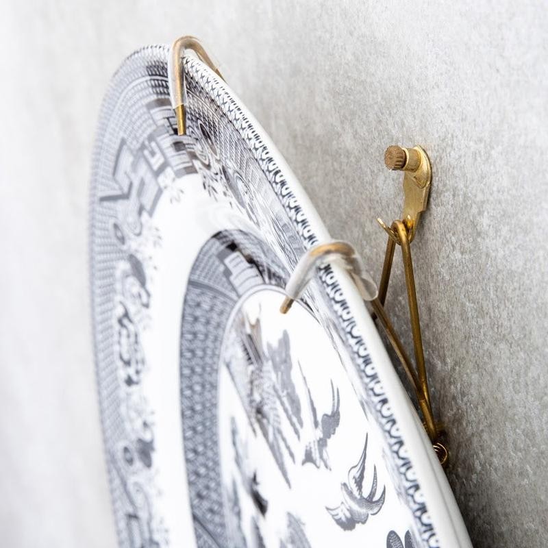 Plate & Tray Hangers - Size: 10" - 16" (Wide)