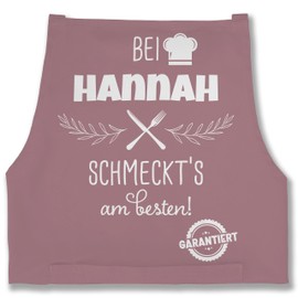 Geschenk mit Namen personalisiert by Shirtracer - Apron - Cooking Apron - "Bei Name schmeckts am besten I Geschenk Kochen Oma I Mama I Opa I Papa [German Language], 4 Pink