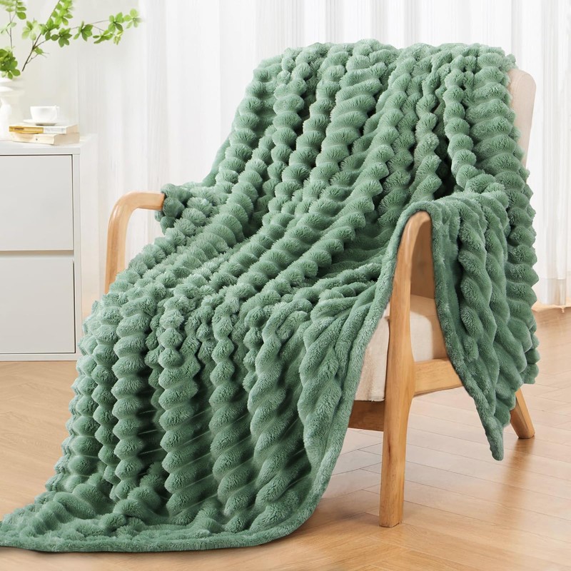 RUIKASI Soft Fleece Blanket Green Throws - Fluffy Warm Throw