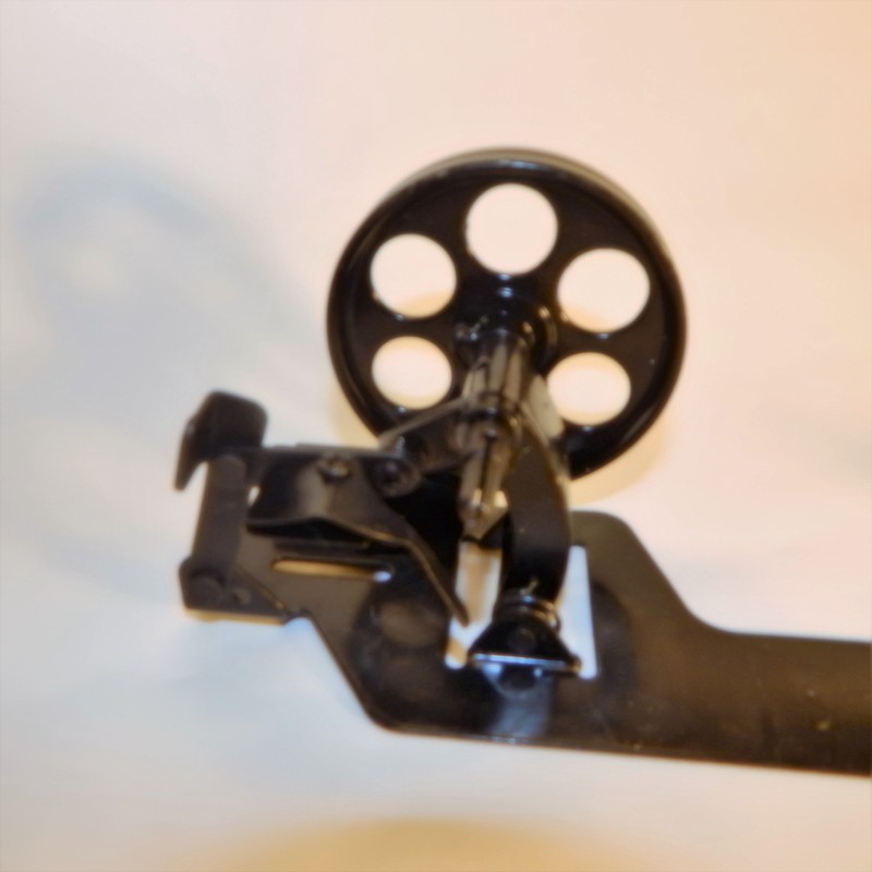 CONSEW 206RB SINGER 111W 212G INDUSTRIAL SEWING MACHINE BOBBIN WINDER