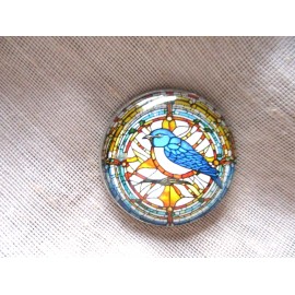GLASS DOME PICTURE "STAINED GLASS " BUTTON OF A PRETTY BLUE BIRD W LOTS OF COLOR