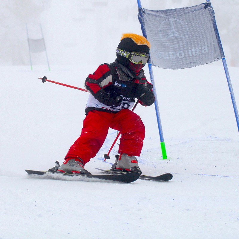 COOLCASC Orange Hair Multisport Helmet Cover