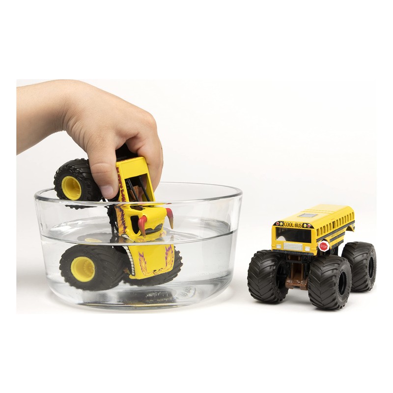 Monster Jam - Colour Changing - EL Toro Loco vs.