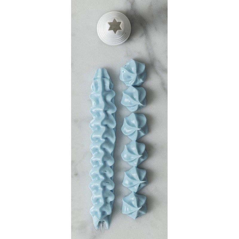 Hutzler Disposable Decorating Bags and 3 Decorating Nozzles Set