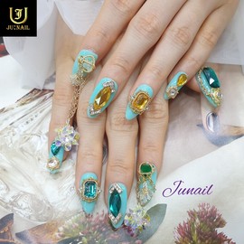 Sunflower handmade nail tips - Short round / 썬플라워 수제네일팁 - 숏라운드