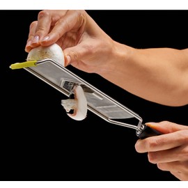 Lurch 240280 Tango Profi Feinhobel mit stufenlos einstellbarer Schnittstärke für Pilze, Trüffel, Gurken und anderes Gemüse aus Kunststoff und Edelstahl, 2.4 x 7.5 x 33 cm, Schwarz