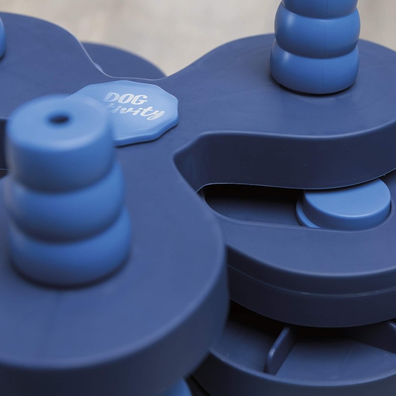 TRIXIE Dog Activity Flower Tower | Level 3