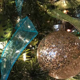 Ribbon Traditions 1.5" Wired Sheer Organza Ribbon Hunter Green 10 Yards