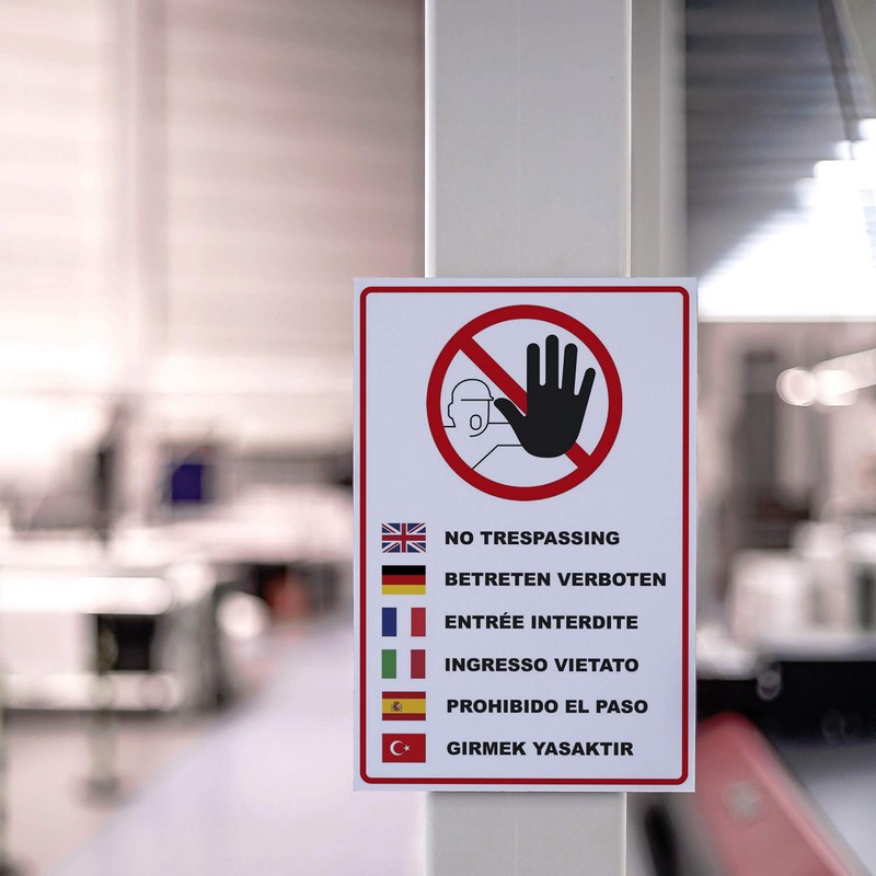 Sign "Betreten verboten" in Several Languages Aluminium / Dibond 200