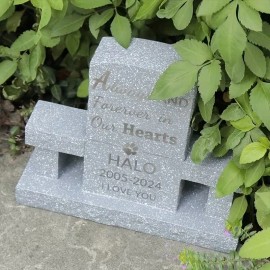 Resin Stone-like Pattern Pet Memorial Figurine Hand-painted Paw Prints Mini Bench Design for Outdoor Greenery Landscapes BelovedColor: As picture, Size: One Size