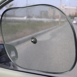 2 Rear Seat Sunshades Car Interior Suction Cup Barriers / 뒷좌석햇빛가리개 2개 자동차 내부 흡착판 차단망