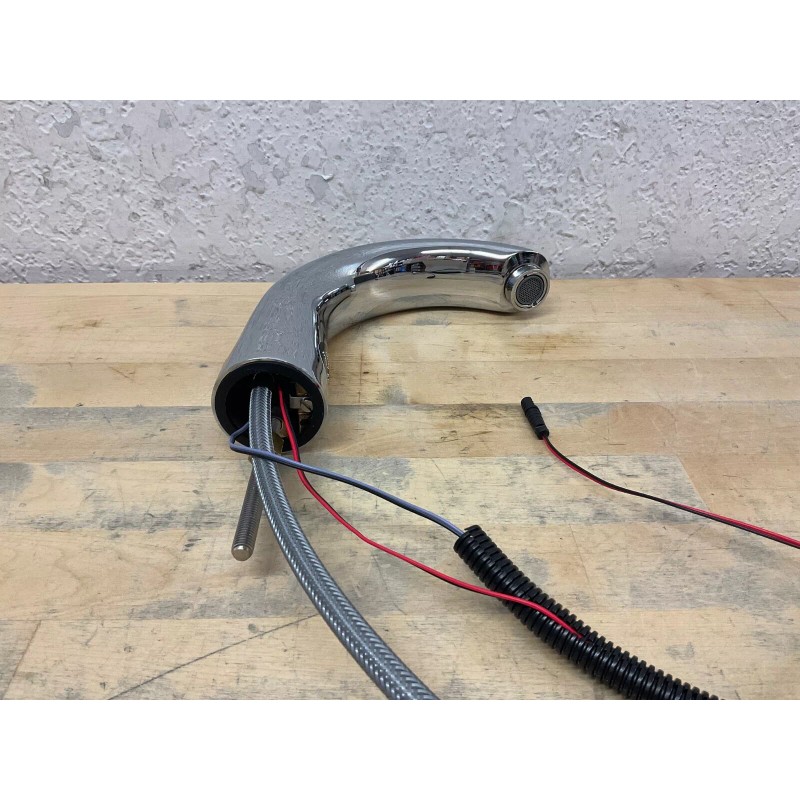 American Standard Selectronic Electronic Faucet in Polished Chrome 6055102.002