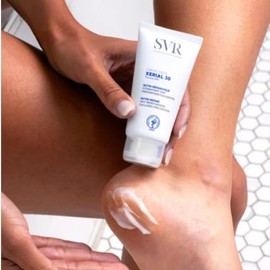 SVR Xerial 30 Crema para Pies Hidratante y Reparadora para Piel Seca | 30% Urea Pura y Karité | Previene Asperezas, Grietas y Callosidades | Hidrataci