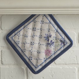 Maison d' Hermine Spring/Summer Set with Oven Gloves and Pot Holder