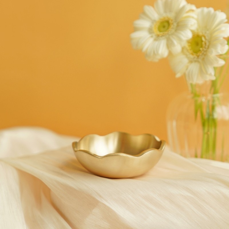 Notdam Bangjja Yugi Flower Jongji / 놋담 방짜유기 꽃 종지