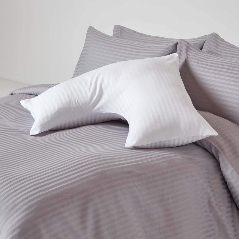 HOMESCAPES White Pure Egyptian Cotton V-Shape Pillowcase 330 TC 500