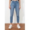 TRENDYOL Women's Double Button High Waist Mother Jeans, blue