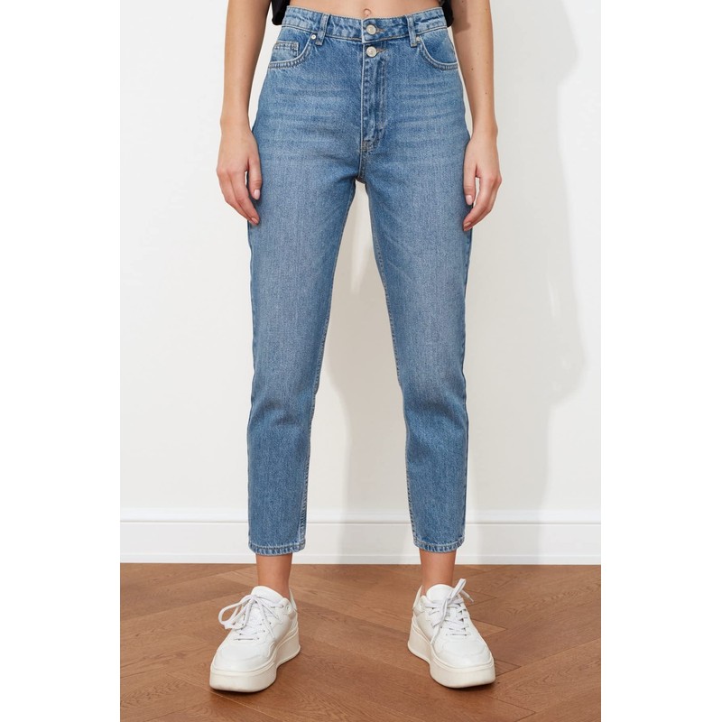 TRENDYOL Women's Double Button High Waist Mother Jeans, blue