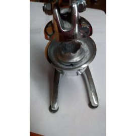 Femar Exprimidor De Limones Chico C/ Vaso =mar Color Plateado