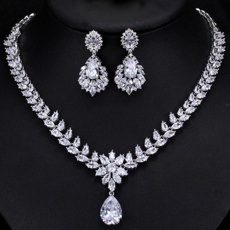 CUSIOALQQ Crystal Bridal Jewelry Set Rhinestone Moissanite Noble Necklace Earrings