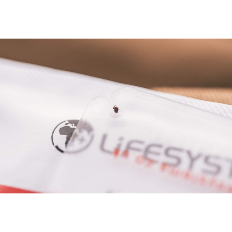 Lifesystems Tick Remover Credit Card Size with Magnifying Lens for